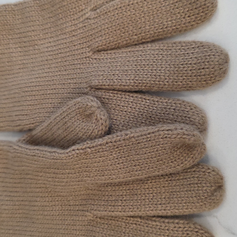Like New Michael Kors Gloves - Picture 4 of 7